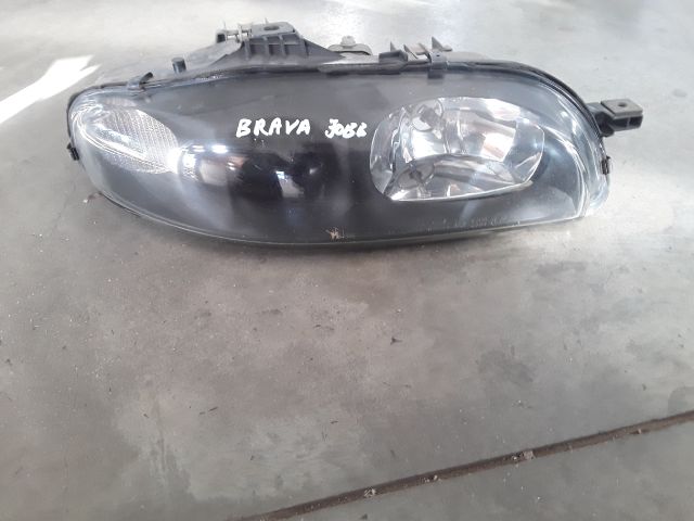 bontott FIAT BRAVA Jobb Fényszóró