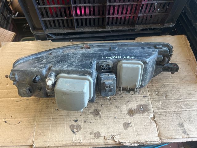 bontott FIAT BRAVA Jobb Fényszóró