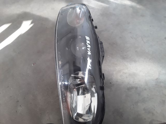 bontott FIAT BRAVA Jobb Fényszóró