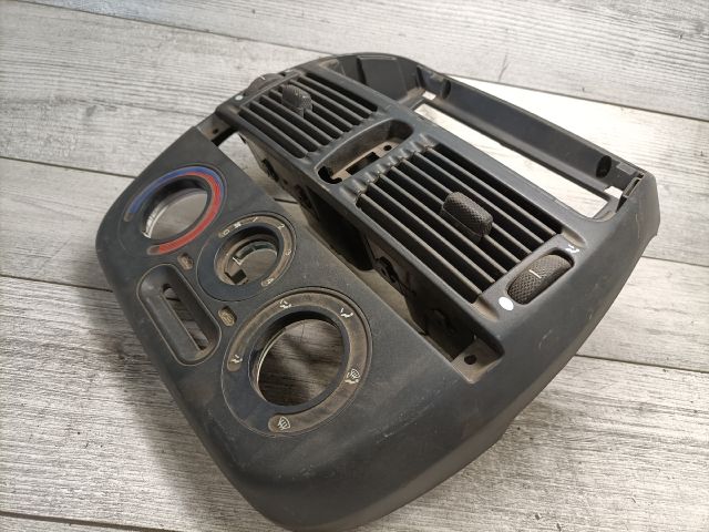 bontott FIAT BRAVA Középső Szellőző