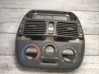 bontott FIAT BRAVA Középső Szellőző