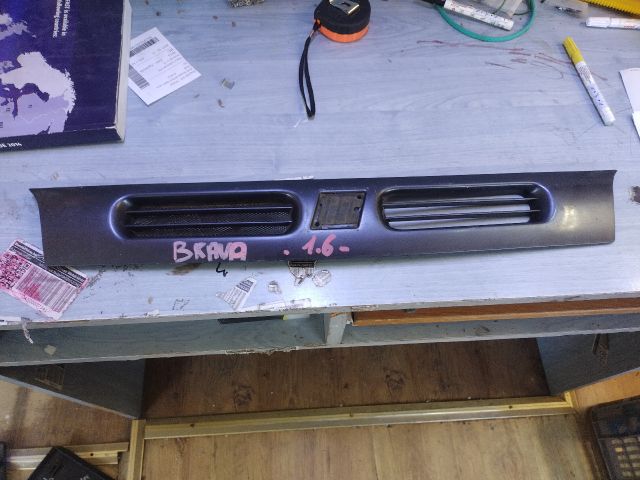 bontott FIAT BRAVA Motorháztető Díszrács