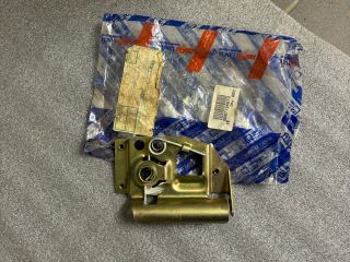 bontott FIAT BRAVA Motorháztető Zárszerkezet