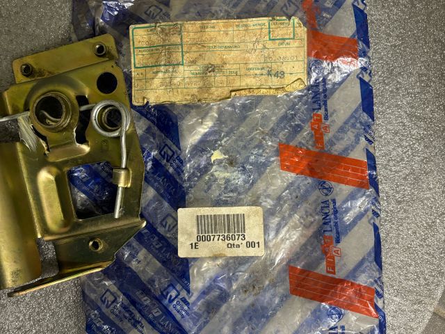 bontott FIAT BRAVA Motorháztető Zárszerkezet