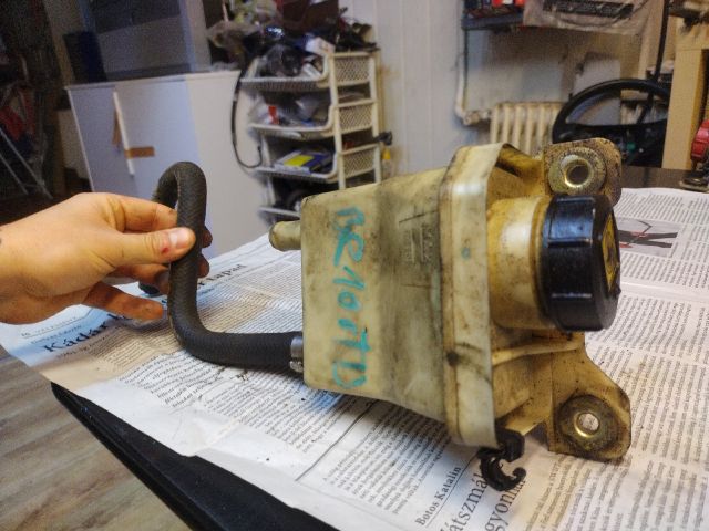 bontott FIAT BRAVA Szervóolaj Tartály