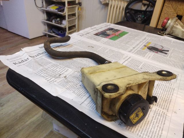 bontott FIAT BRAVA Szervóolaj Tartály