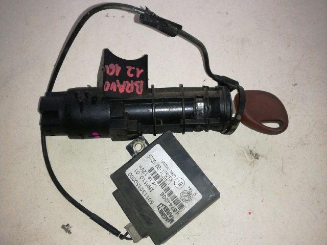 bontott FIAT BRAVO Gyújtáskapcsoló Házzal