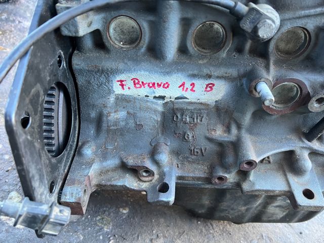 bontott FIAT BRAVO Motor (Fűzött blokk hengerfejjel)