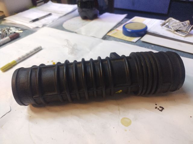 bontott FIAT BRAVO Légbeömlő Cső