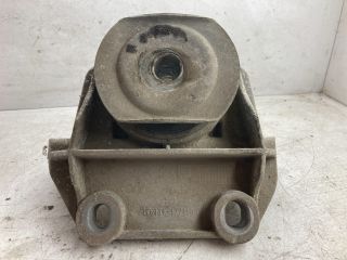 bontott FIAT BRAVO Motor Tartó Bak (Pozíciófüggetlen)