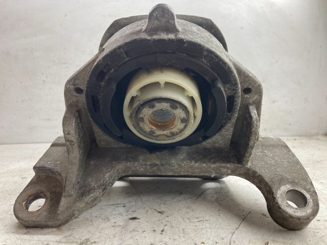 bontott FIAT BRAVO Motor Tartó Bak (Pozíciófüggetlen)