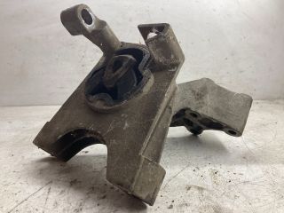 bontott FIAT BRAVO Motor Tartó Bak (Pozíciófüggetlen)