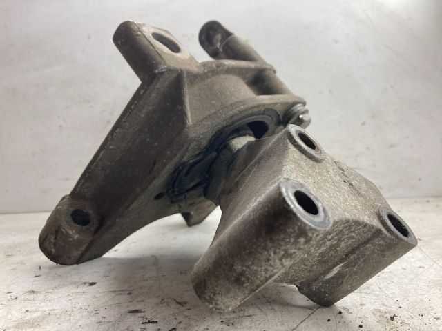 bontott FIAT BRAVO Motor Tartó Bak (Pozíciófüggetlen)