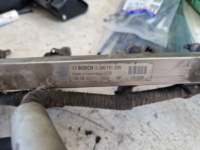 bontott FIAT BRAVO Porlasztó Sor / Híd