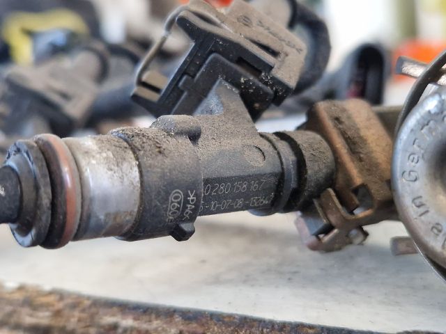 bontott FIAT BRAVO Porlasztó Sor / Híd