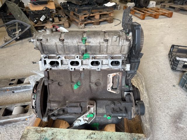 bontott FIAT BRAVO Motor (Fűzött blokk hengerfejjel)