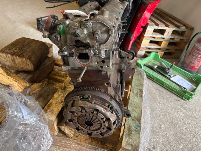 bontott FIAT BRAVO Motor (Fűzött blokk hengerfejjel)