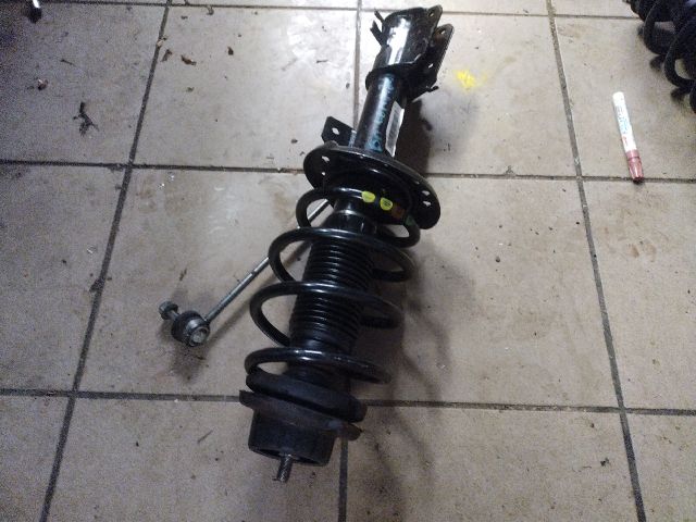 bontott FIAT BRAVO Bal első Gólyaláb (Lengécsillapító, Rugó)