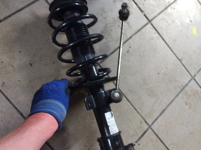 bontott FIAT BRAVO Bal első Gólyaláb (Lengécsillapító, Rugó)