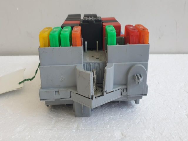 bontott FIAT BRAVO Biztosítéktábla Motortér