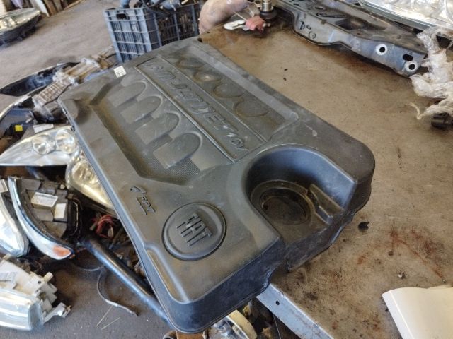 bontott FIAT BRAVO Felső Motorburkolat