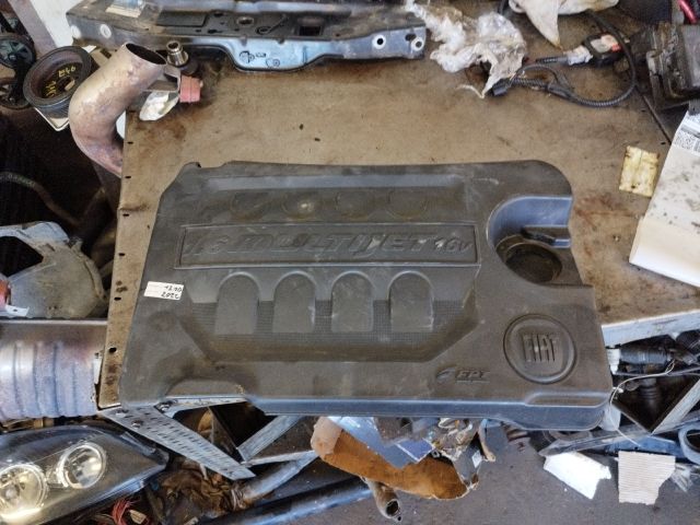 bontott FIAT BRAVO Felső Motorburkolat