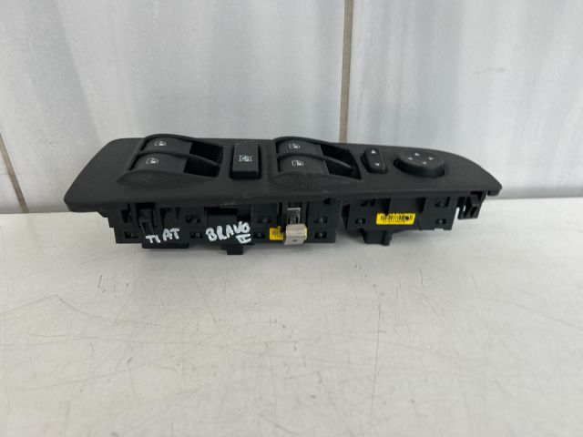 bontott FIAT BRAVO Ablakemelő Kapcsoló Négyes / Kettes
