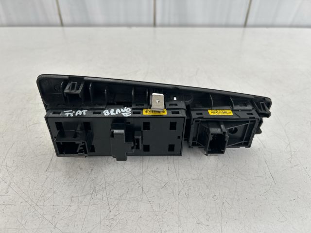 bontott FIAT BRAVO Ablakemelő Kapcsoló Négyes / Kettes