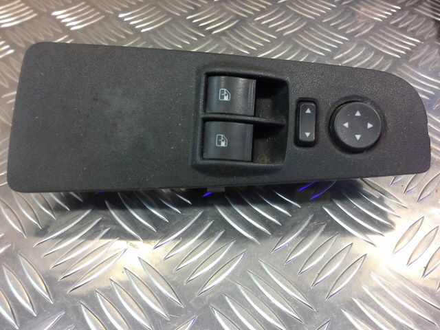 bontott FIAT BRAVO Ablakemelő Kapcsoló (Pozíciófüggetlen)