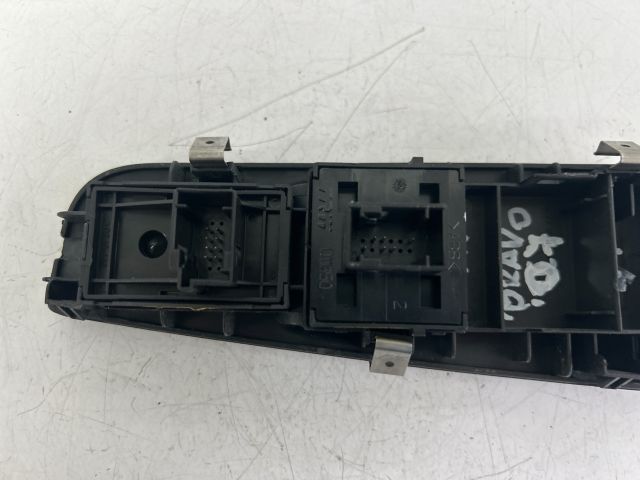 bontott FIAT BRAVO Bal első Ablakemelő Kapcsoló