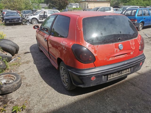 bontott FIAT BRAVO Bal első Ajtó (Részeivel)