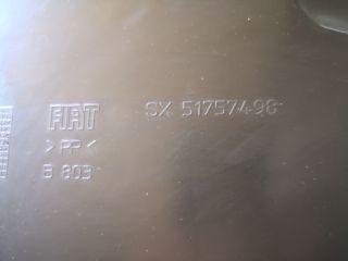 bontott FIAT BRAVO Bal első Dobbetét (Kerékjárati, Műanyag)