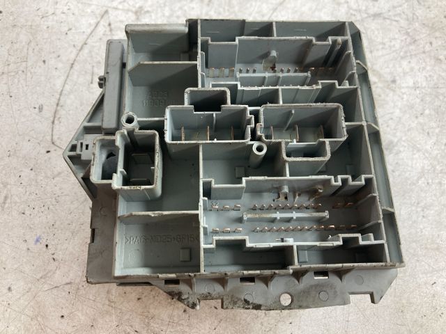 bontott FIAT BRAVO Biztosítéktábla Doboz