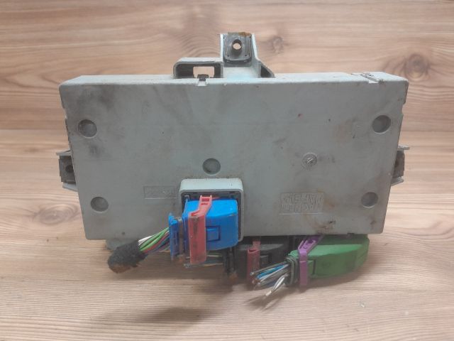 bontott FIAT BRAVO Biztosítéktábla Utastér