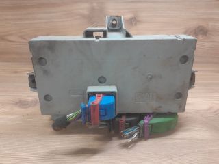 bontott FIAT BRAVO Biztosítéktábla Utastér