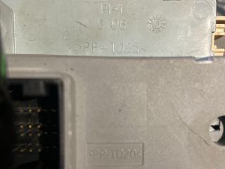 bontott FIAT BRAVO Biztosítéktábla Utastér