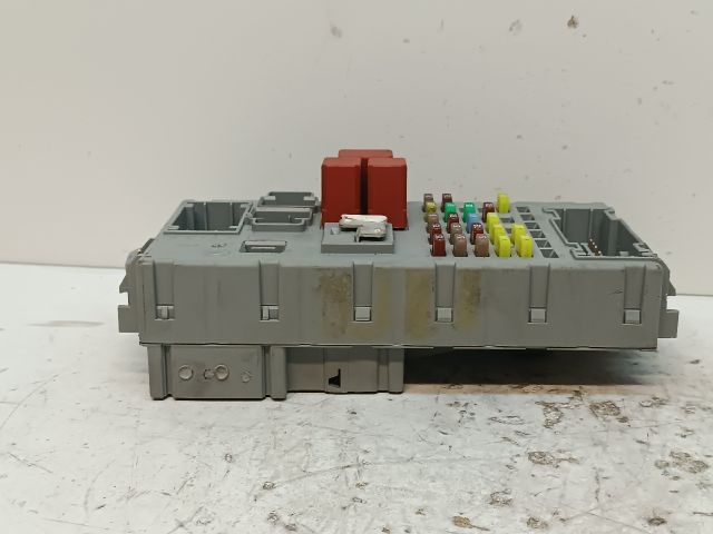 bontott FIAT BRAVO Biztosítéktábla Utastér