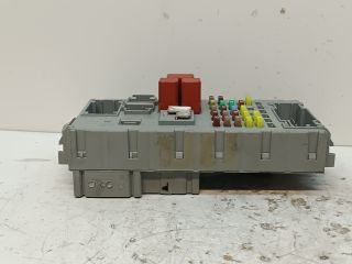 bontott FIAT BRAVO Biztosítéktábla Utastér