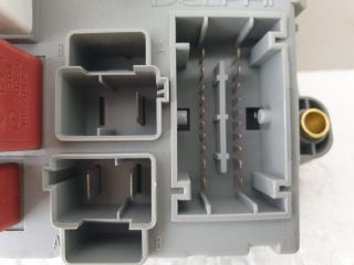 bontott FIAT BRAVO Biztosítéktábla Utastér