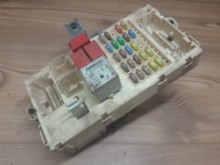 bontott FIAT BRAVO Biztosítéktábla Utastér