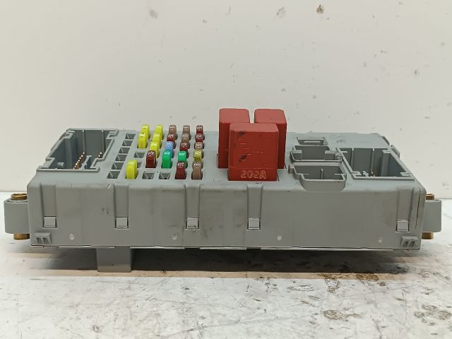 bontott FIAT BRAVO Biztosítéktábla Utastér