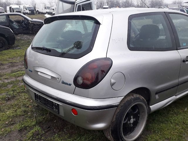 bontott FIAT BRAVO Csomagtérajtó (Üres lemez)