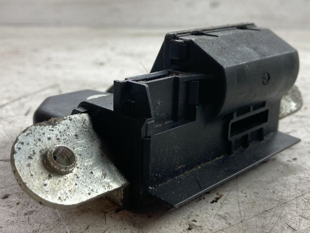 bontott FIAT BRAVO Csomagtérajtó Zárszerkezet