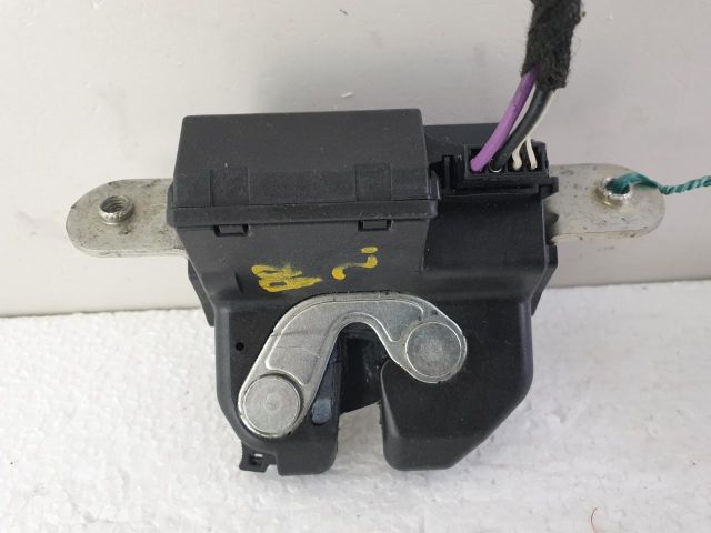 bontott FIAT BRAVO Csomagtérajtó Zárszerkezet