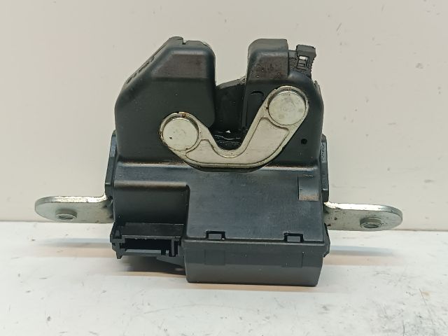 bontott FIAT BRAVO Csomagtérajtó Zárszerkezet