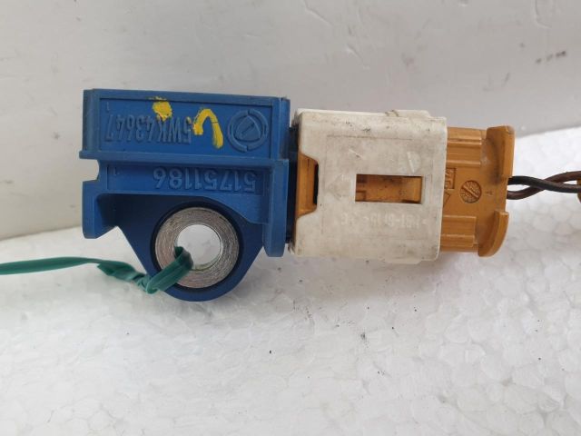 bontott FIAT BRAVO Első Középső Ütközés Érzékelő (Homlokfalon)