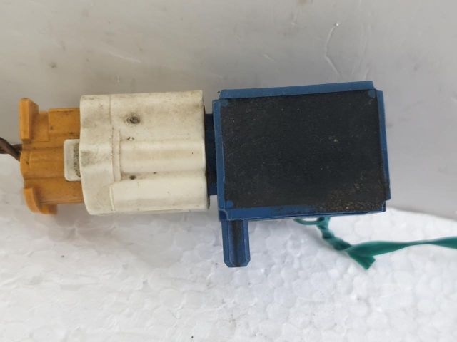 bontott FIAT BRAVO Első Középső Ütközés Érzékelő (Homlokfalon)