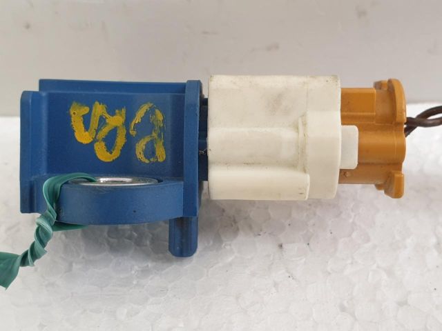 bontott FIAT BRAVO Első Középső Ütközés Érzékelő (Homlokfalon)