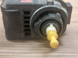 bontott FIAT BRAVO Fényszórómagasság Állító Motor Bal