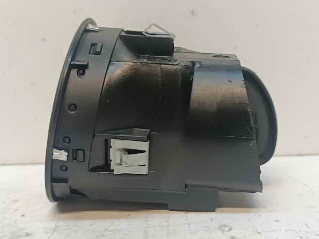 bontott FIAT BRAVO Hátsó középső Szellőző